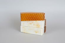 Load image into Gallery viewer, Honey Kisses Body Soap